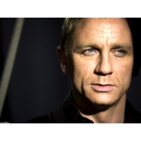 Daniel Craig       