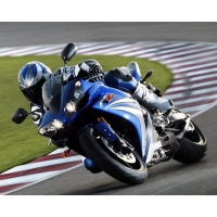 Спортивный мотоцикл Yamaha YZF-R1 на трассе, картинки и фоны для рабочего стола windows Спортивный мотоцикл Yamaha YZF-R1 на трассе, картинки и фоны для рабочего стола windows