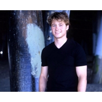 Benjamin McKenzie красивые заставки на рабочий стол Benjamin McKenzie красивые заставки на рабочий стол